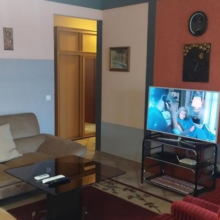 Tommy Apartman Hajduszoboszlo Ngoại thất bức ảnh