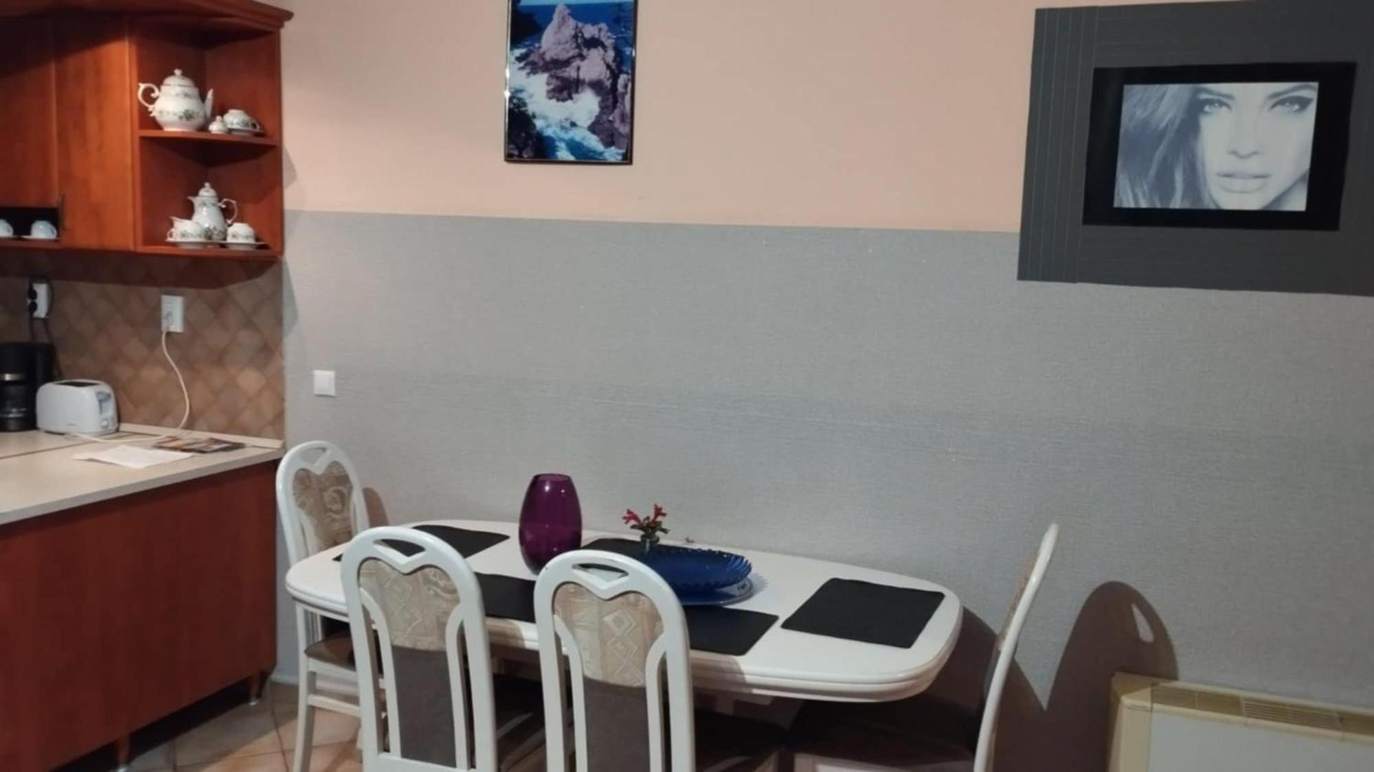 Tommy Apartman Hajduszoboszlo Ngoại thất bức ảnh