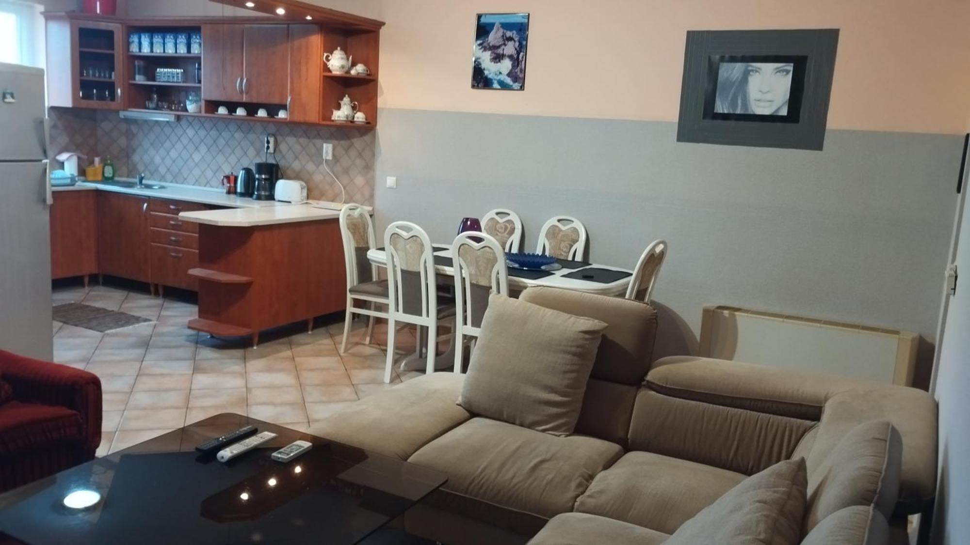 Tommy Apartman Hajduszoboszlo Ngoại thất bức ảnh