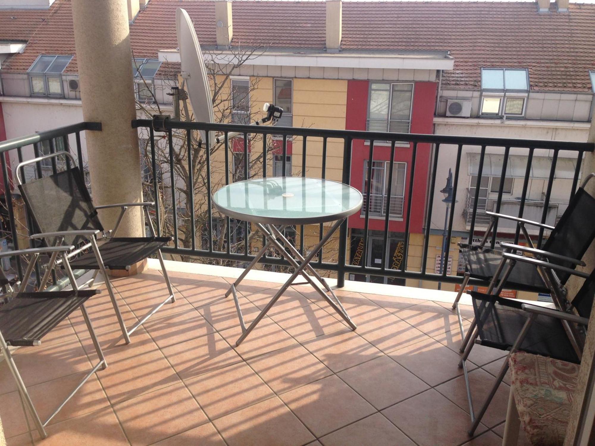 Tommy Apartman Hajduszoboszlo Ngoại thất bức ảnh
