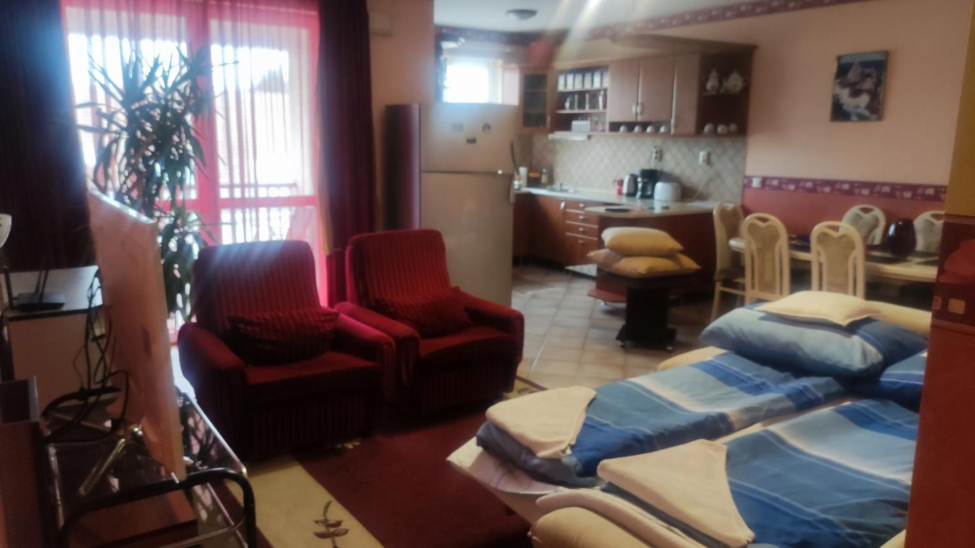 Tommy Apartman Hajduszoboszlo Ngoại thất bức ảnh