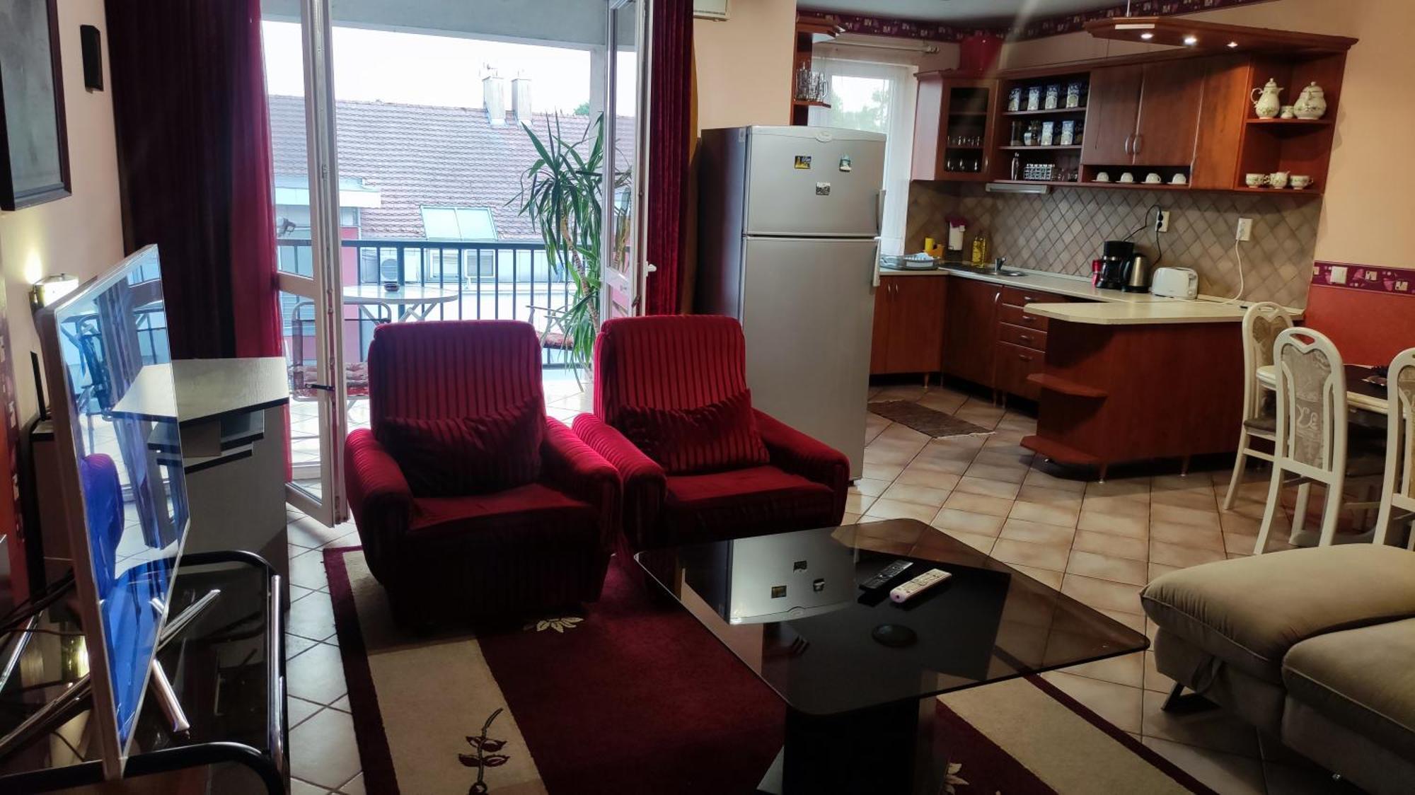 Tommy Apartman Hajduszoboszlo Ngoại thất bức ảnh