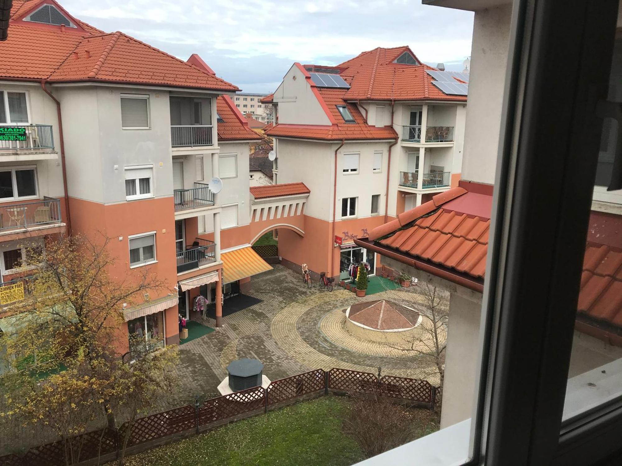 Tommy Apartman Hajduszoboszlo Ngoại thất bức ảnh