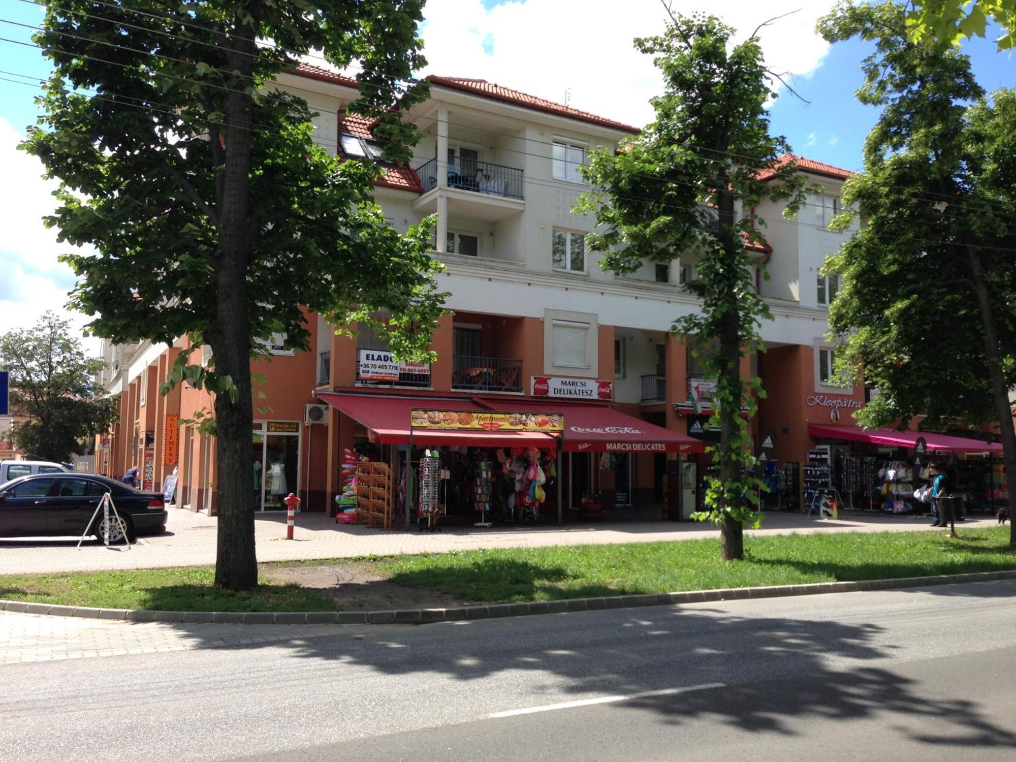 Tommy Apartman Hajduszoboszlo Ngoại thất bức ảnh